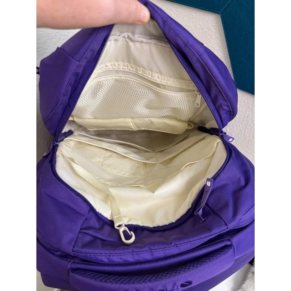 Incase Purple Laptop Backpack Padded Sleeve Deluxe Pockets Macbook 17